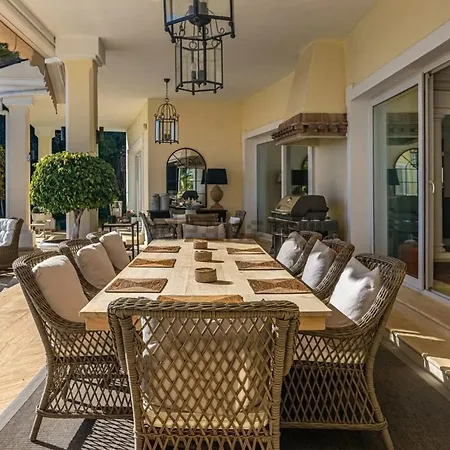 El Herrojo Luxe Retreat By Domvia Villa