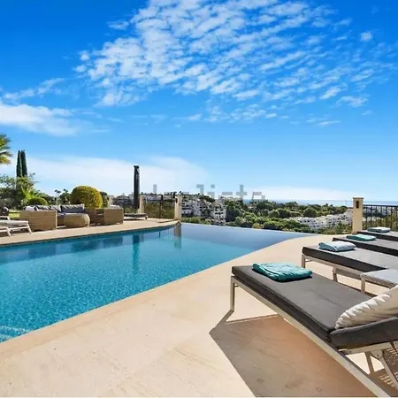 El Herrojo Luxe Retreat By Domvia Villa *